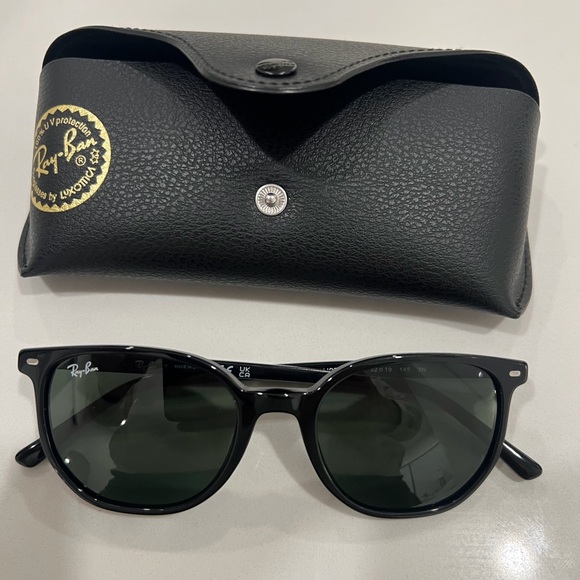 Ray-Ban Classic Black Sunglasses with Case